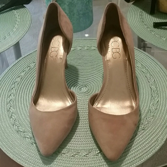 Tan suede bcbg pumps