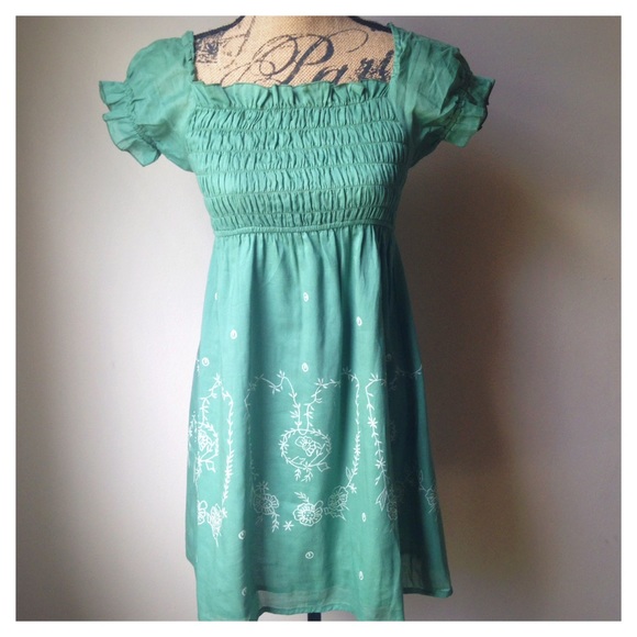 💜 Off-the-shoulder dress w/ empire waist - Picture 2 of 2