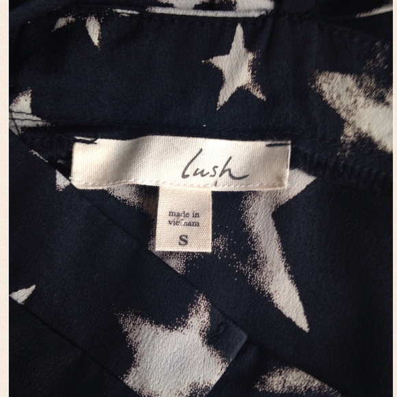🎉🎉Host pick! 🎉🎉Lush skater dress w/star print - Picture 3 of 3