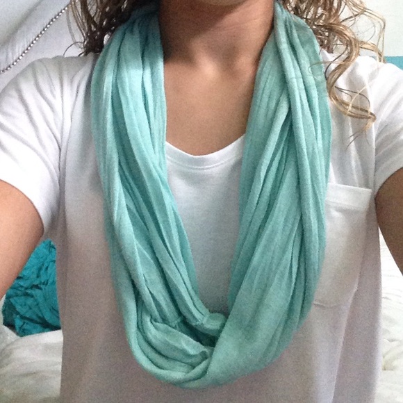 Infinity scarf - Picture 3 of 3