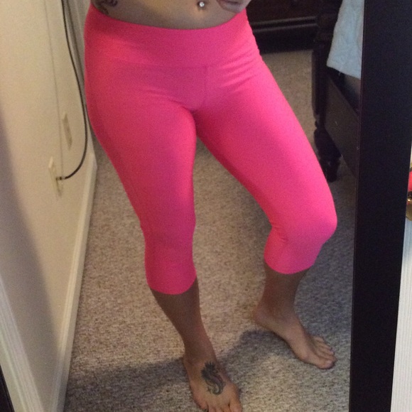 UA breast cancer edition tights