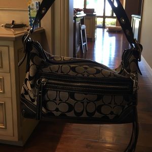 VINTAGE LEATHER COACH PURSE