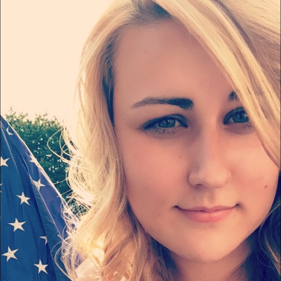 Meet your Posher, Ashley - Picture 1 of 1