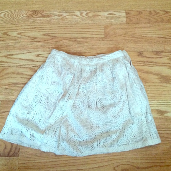 Ivory lace skirt - Picture 1 of 1