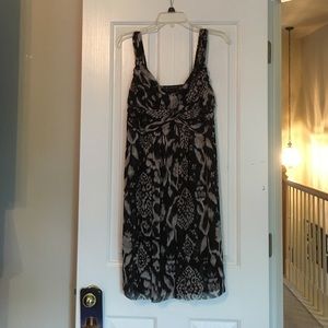 Super cute dress! Very comfy.