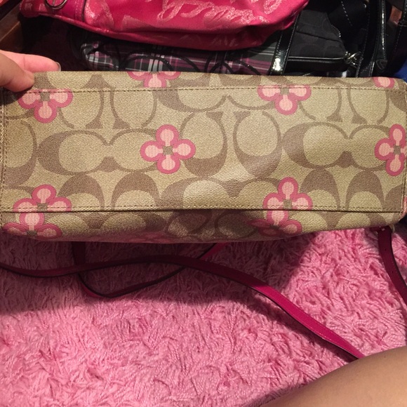 Coach Purse - Picture 2 of 4