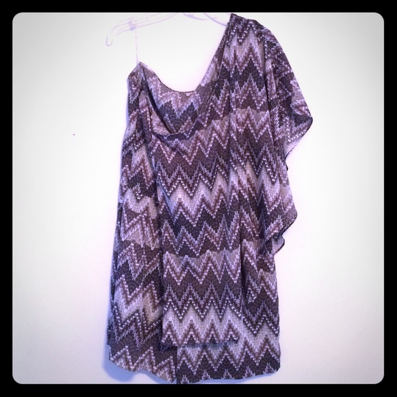 Lulu's Patterned Romper - Picture 1 of 1