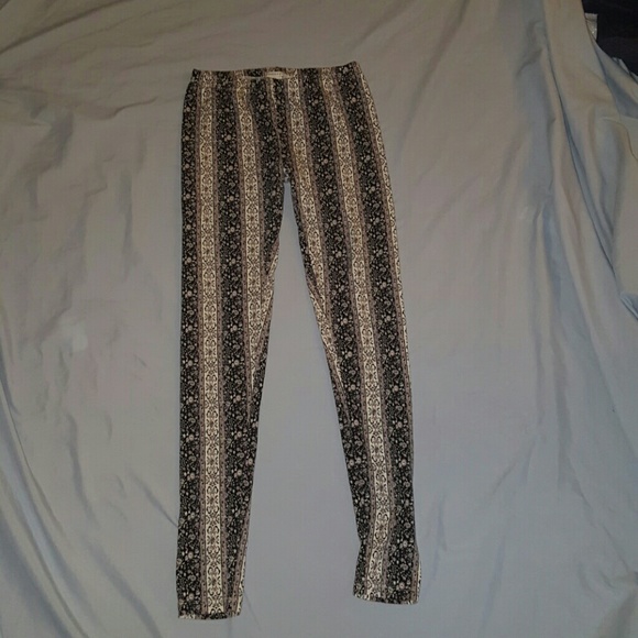 Forever 21 printed leggings