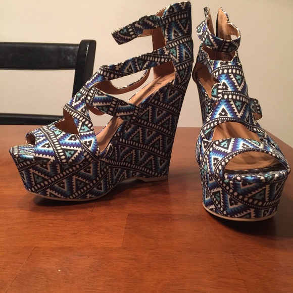 Aztec print wedges.