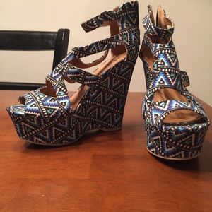 Aztec print wedges.