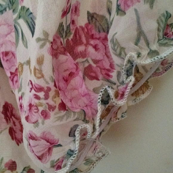 Sheer Rue 21 Floral Top - Picture 2 of 4