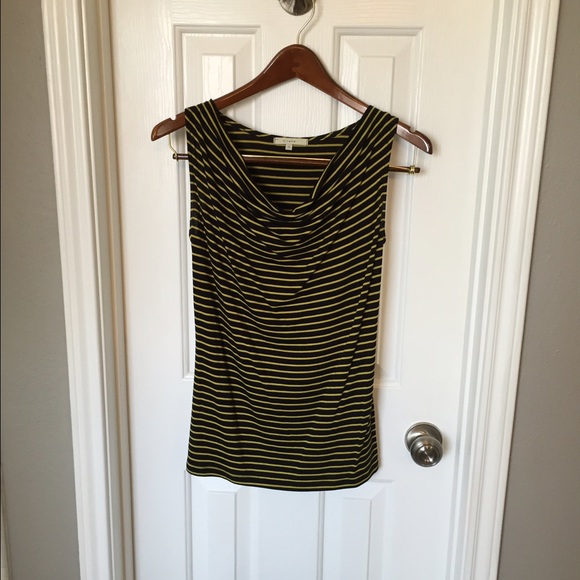 Sleeveless black & yellow striped top