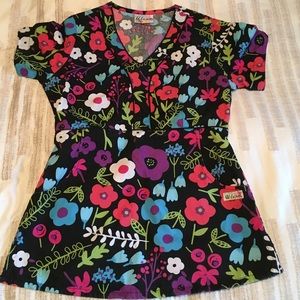 Floral scrub top XS