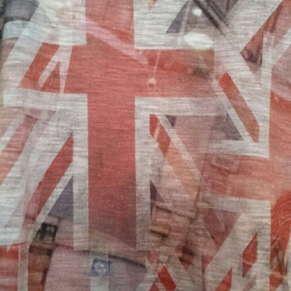Forever 21 Cropped Union Jack Tee - Picture 3 of 4