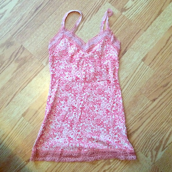 Gorgeous pink patterned tank top - Picture 1 of 1