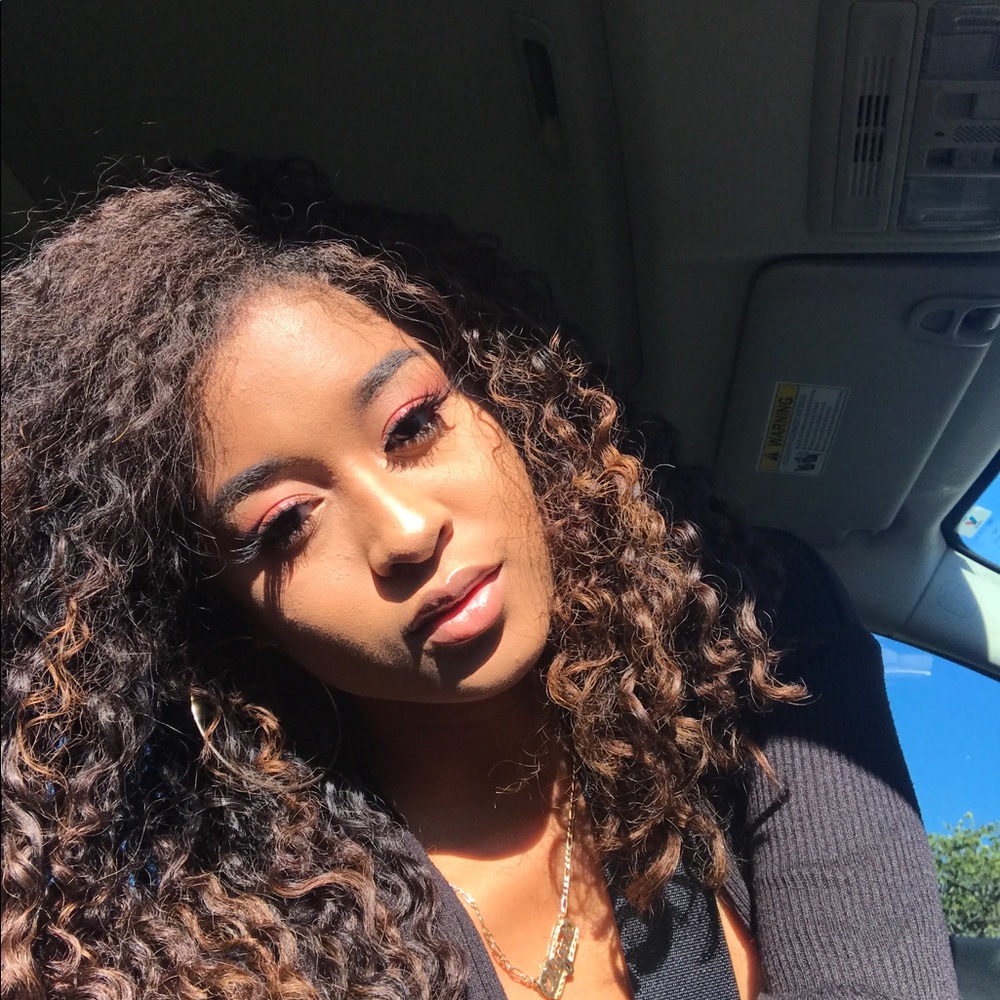 Meet your Posher, O'liyah