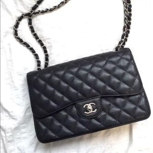Chanel Jumbo double flap Caviar Black