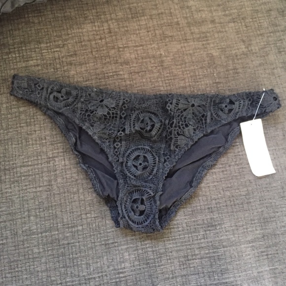 Bathing suit bottom - Picture 1 of 2