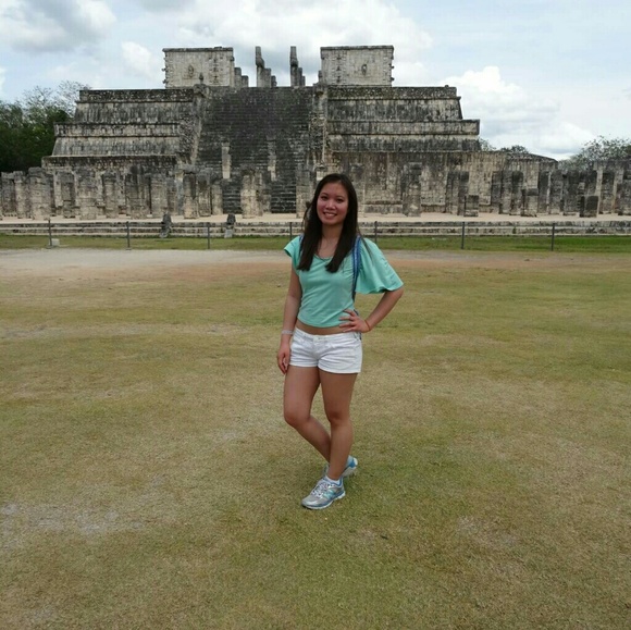 Meet your Posher, Melissa - Picture 3 of 3