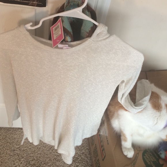 2 Sweaters - Picture 2 of 2