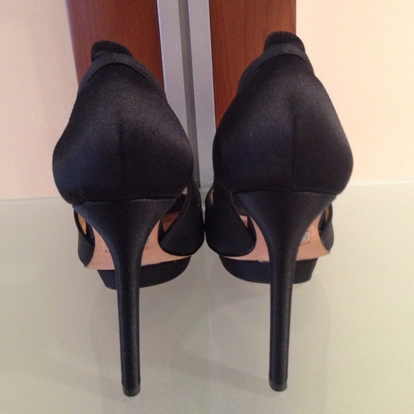 Shoes - Picture 2 of 4