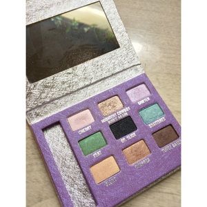 Urban decay eye shadow palette