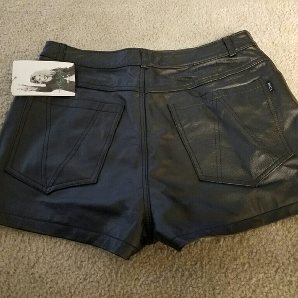 RVCA  LEATHER SHORTS - Picture 4 of 4