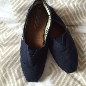 Navy Canvas Women's Classic Toms