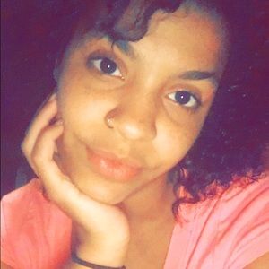 Meet your Posher, Aja