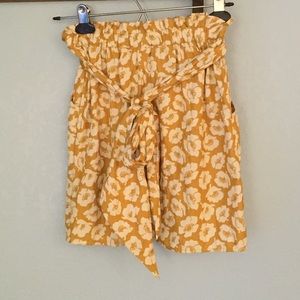 Floral yellow skirt with pockets