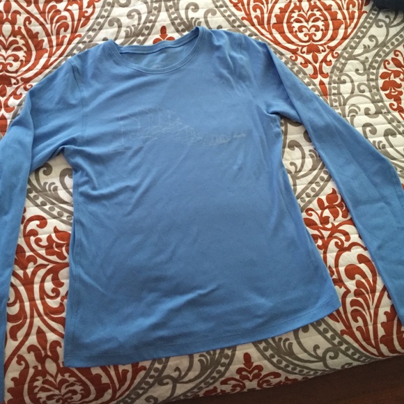 Oiselle workout shirt