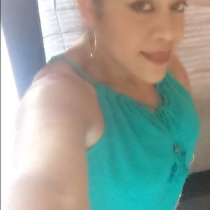 Meet your Posher, Iris