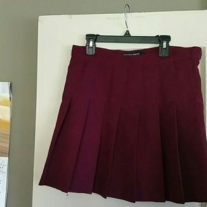 A size large American apperal tennis maroon skirt