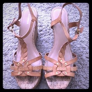 Express wedge sandals