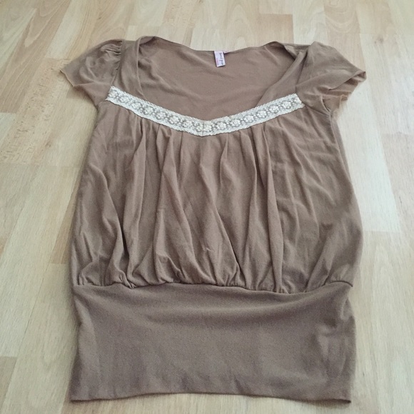 Sweet Pea coffee and cream lace top