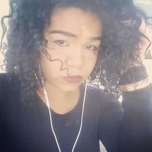 Meet your Posher, Alexia