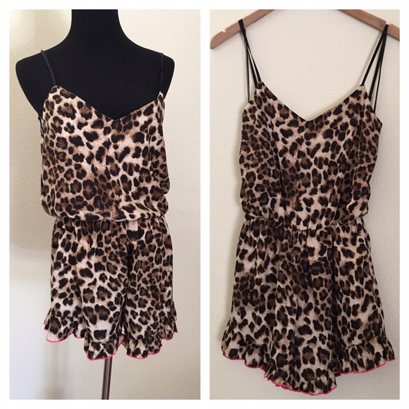 Dainty hooligan Other - NWOT leopard Romper pink trimming size M