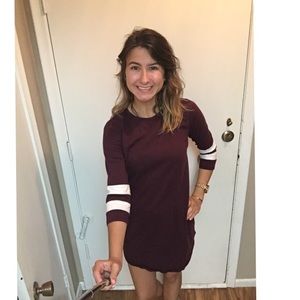 Sweatshirt Dress in Maroon