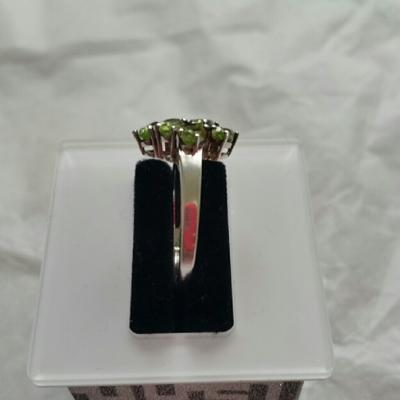 .925 ring Sterling silver with peridot stones - Picture 3 of 7