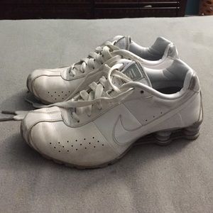 White Nike shocks