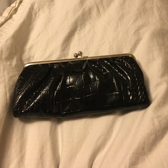 Black clutch
