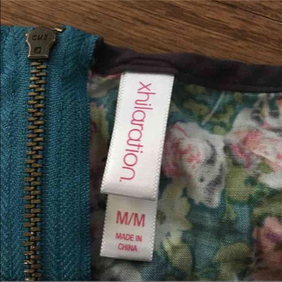 Floral top. - Picture 4 of 4