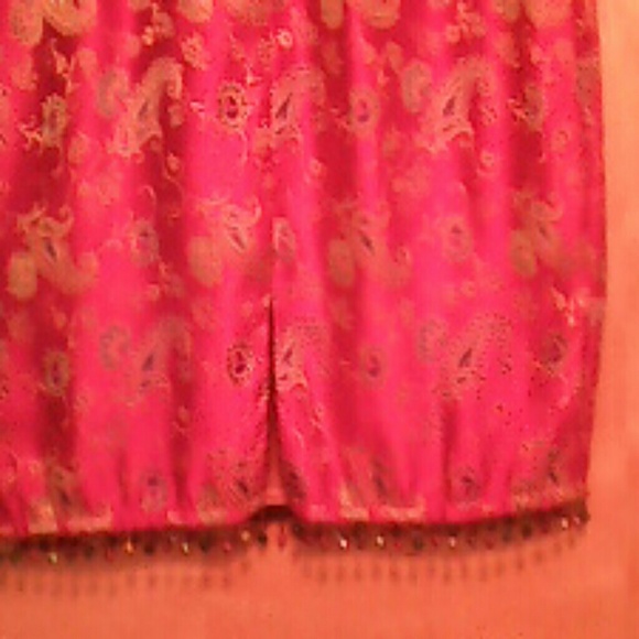 Pink satin like brocade print v neck dress - Picture 2 of 4