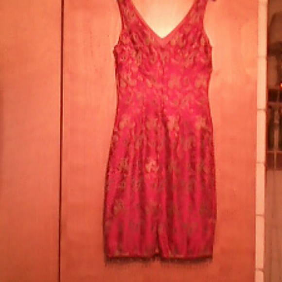 Pink satin like brocade print v neck dress - Picture 4 of 4