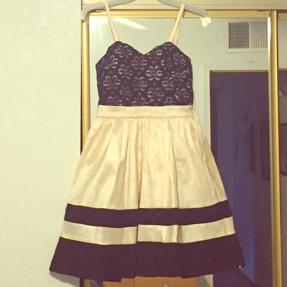 Flower Cream & Black Cocktail Sweetheart Dress