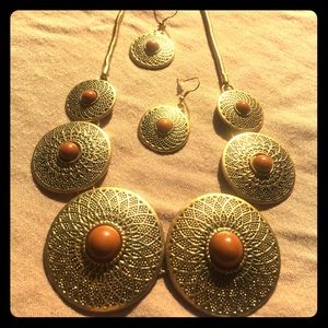 Goldtone statement disc necklace set