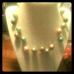 Green and gold pearl necklace
