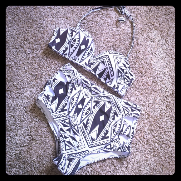 Abstract printed high waisted swim!👙