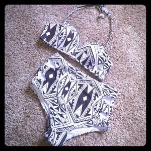 Abstract printed high waisted swim!👙