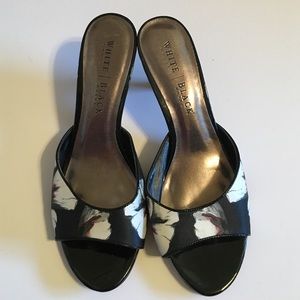 Flower patterned heeled sandals